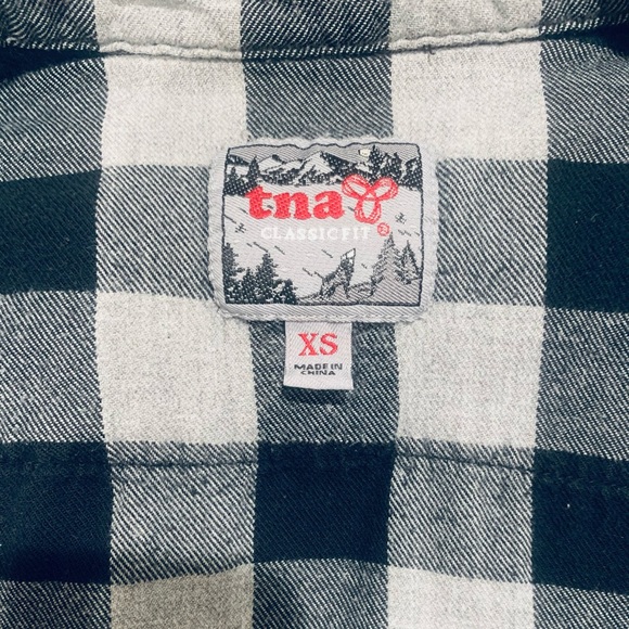 🛍 2/$25 TNA Black and White Buffalo Check shirt - Picture 2 of 8